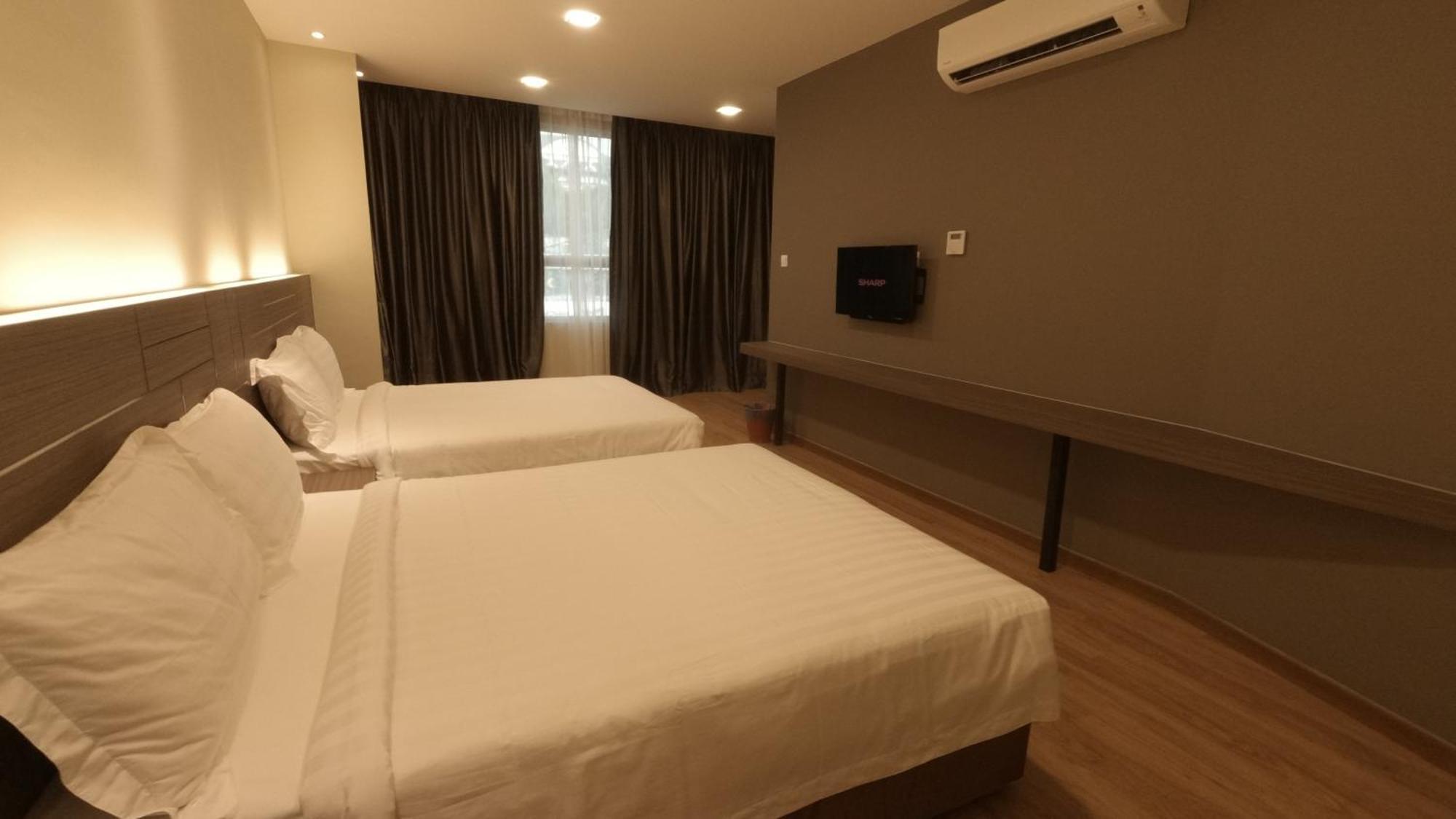 ยู ดีไซน์ โฮเต็ล กัวลาลิปิส Hotel ภายนอก รูปภาพ