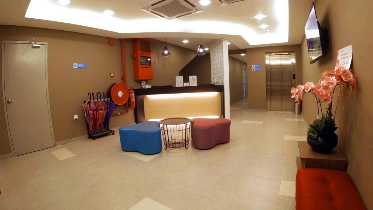 ยู ดีไซน์ โฮเต็ล กัวลาลิปิส Hotel ภายนอก รูปภาพ