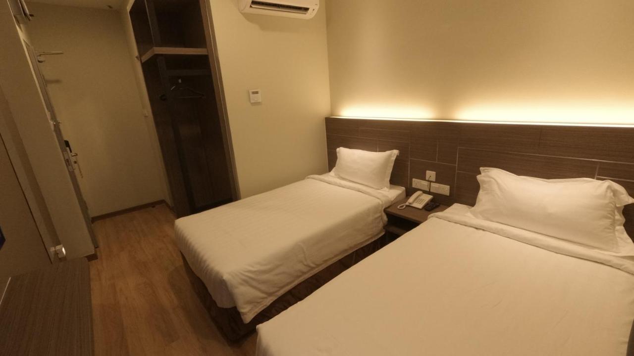 ยู ดีไซน์ โฮเต็ล กัวลาลิปิส Hotel ภายนอก รูปภาพ